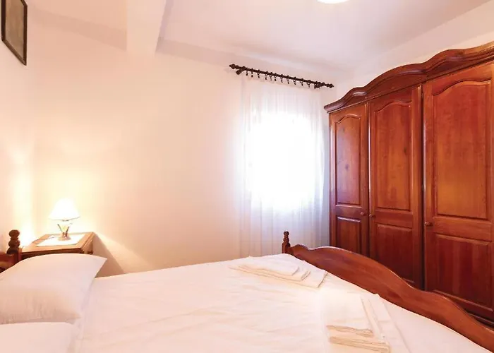 Frankovici Stara Vala - Istra * Tinjan